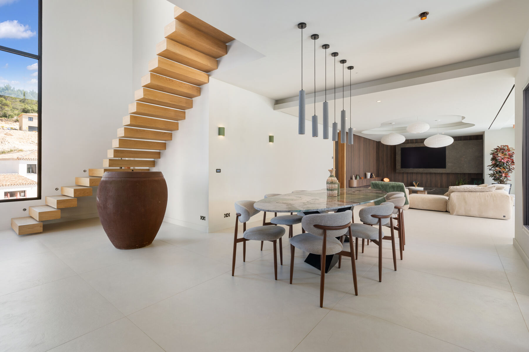 Salle à manger, double hauteur