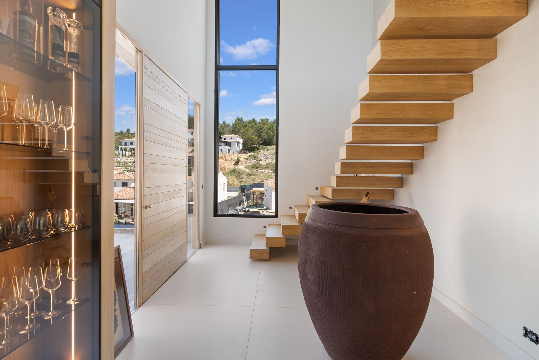 Escalier suspendu en chêne