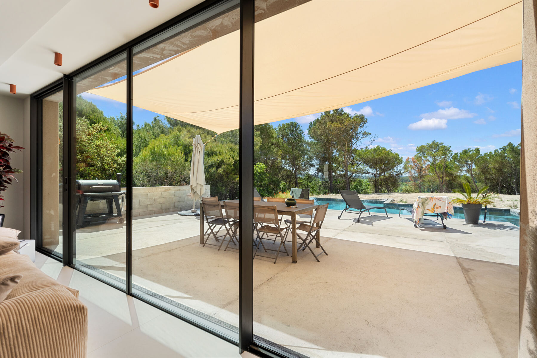 Baies vitrées sur la terrasse